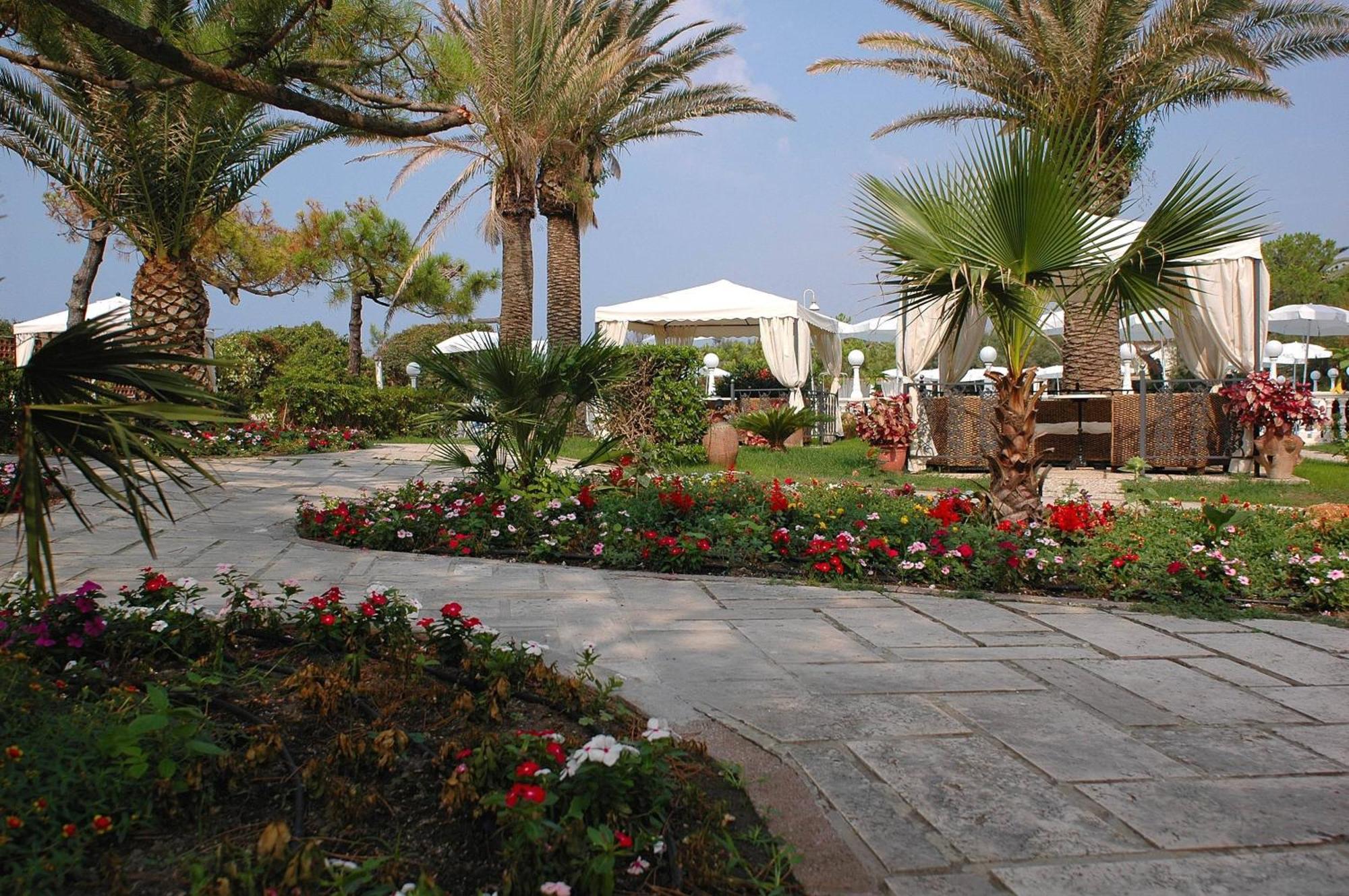 Domizia Palace Hotel Baia Domizia Facilidades foto